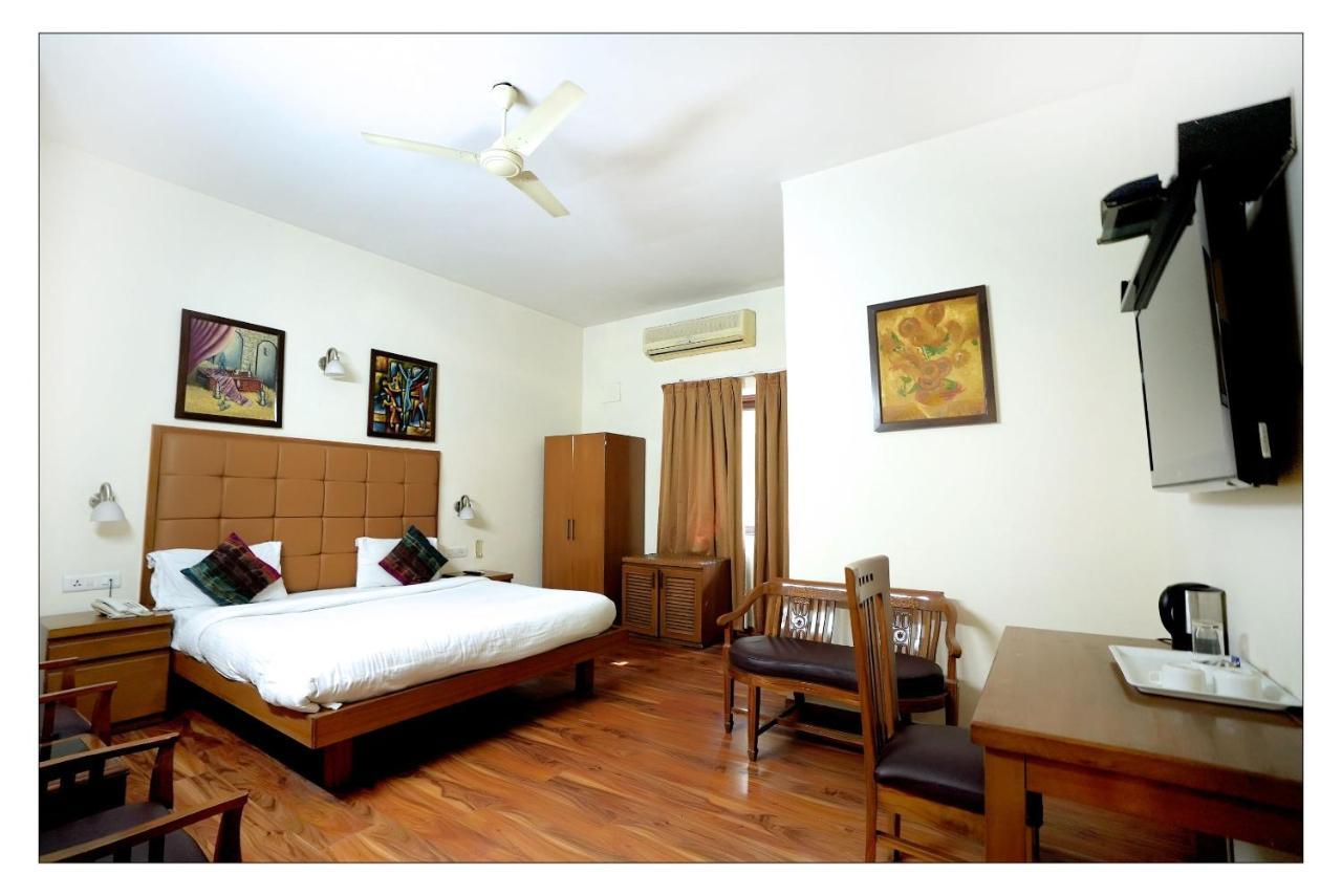 Hotel Oscar - Hauz Khas ניו דלהי מראה חיצוני תמונה